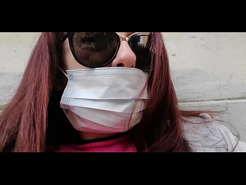 ❤️ Nicoletta o iphetetsa ho moahelani oa hae le pees ka karacheng ea hae (Special Covid19 Italy Quarantine) Porno  ❌